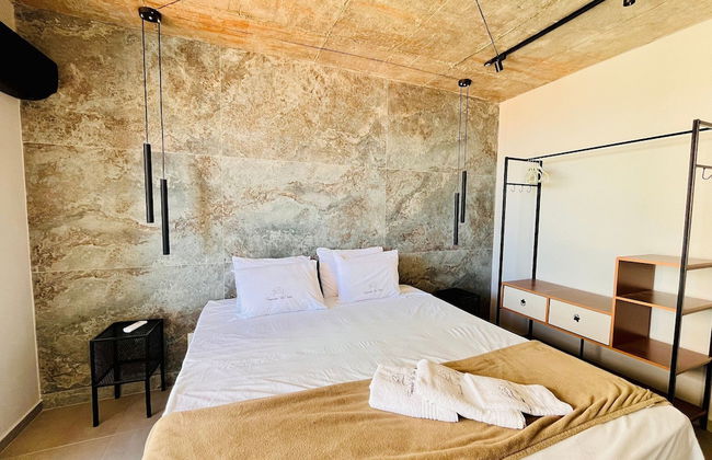 Crystal Residence - Photo 12