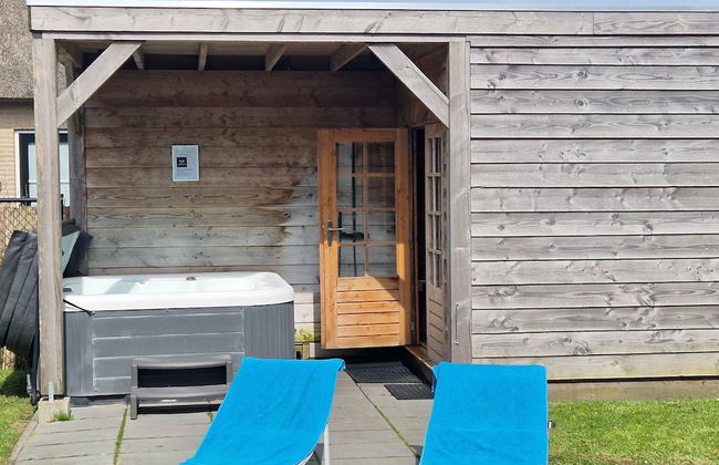 Nice Holiday Home with Sauna & Hot Tub near Wadden Sea - Foto 37