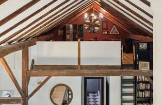 Unique Fully Restored Landmark Barn in Hudson - Foto 49