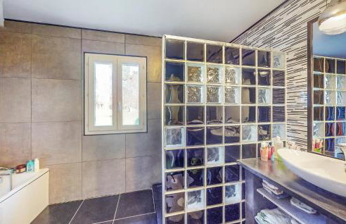 Lovely Home In Eyraud-Crempse-Maurens - Foto 32