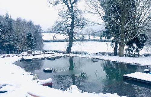 Mid-Wales Farmhouse, swimming pool, tranquil countryside views, sleeps 14 - Foto 21