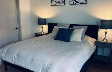 Hollywood Luxury Retreat I Pool Views I Jacuzzi I Fitness Center I Free Parking! - Foto 1