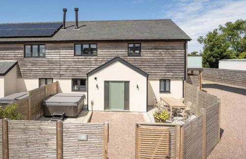 Farmyard House - Photo 26