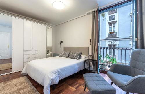 Charming 4 Double Bed Steps from the Old Town - Foto 8