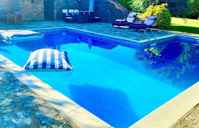 Idyllic Country Retreat With Wow Views & Lush Pool - Foto 46