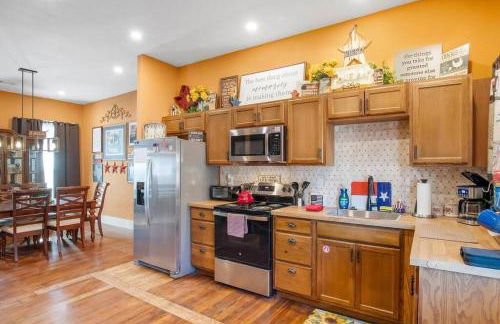 Stockyards-3/4 mile away!-Sleeps 8-Americana House - Foto 45