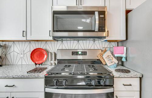 Bring Your Pets! Family Haven with Yard in Mableton - Foto 10