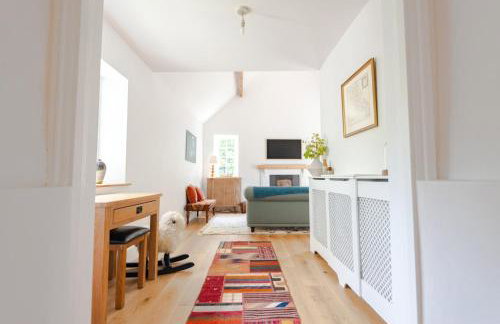 Beautiful 3BD Thatched Stone Cottage Kettering - Photo 3