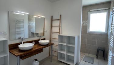 Gîte neuf,12mn du Futuroscope, 9 personnes -Le Tournesol - Foto 2