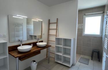 Gîte neuf,12mn du Futuroscope, 9 personnes -Le Tournesol - Foto 2