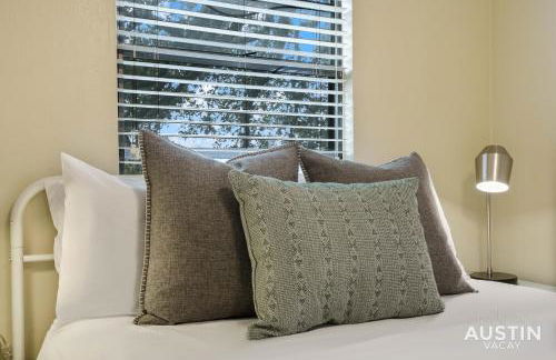 Walk to Zilker Patio w a View Elevated Balcony - Photo 27