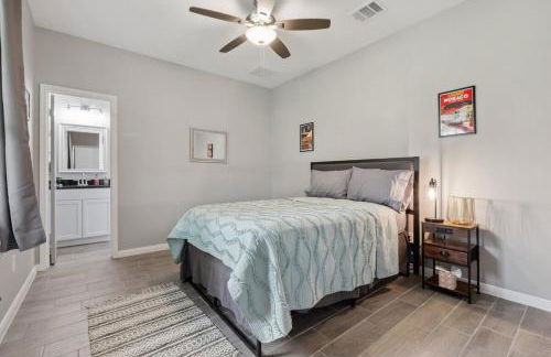 Modern Escape in Cedar Creek - Foto 12