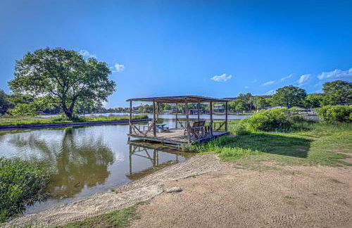 Charming Lakeview Cottage with Lake Access - Foto 23