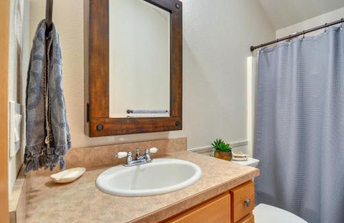 Luxe Cabin in the Woods Walk to Lake! - Foto 22