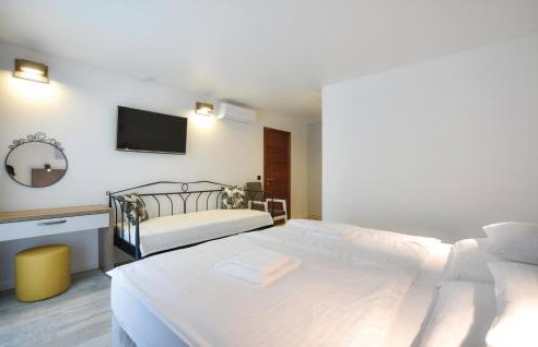 Beautiful Home In Omis With Sauna - Photo 39