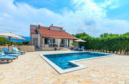 Holiday House Paula sa privatnim grijanim bazenom na mirnoj lokacija blizu mora - Foto 11