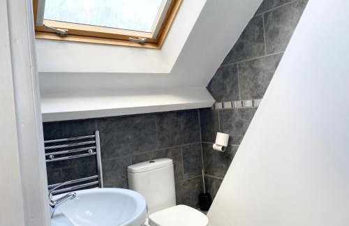 Spacious Five-Bedroom House Close to York Centre - Orchid House - Foto 11