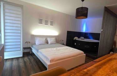 Grand Studio avec Jacuzzi - Foto 7