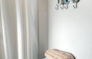 Coastal Charm · Modern Comfort · Ocean View! - Foto 7