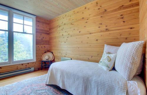 Serene Washington Island Getaway with Private Beach! - Photo 22