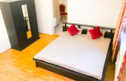 "Casa20200" 2 x Apartments je 150qm für Business, Familien, Gruppen, Handwerker 15min von BERLIN, Erdbeerhof, Outlet B5, 5min vom See Falkensee !! 2 Apartment each 150qm for BUSINESS , FAMILIES 15min from BERLIN!! - Foto 51