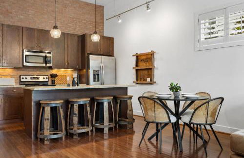 Urban Bourbon Escape - Downtown Louisville Getaway - Foto 2