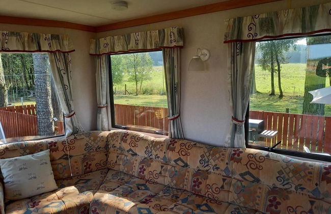 Lovely Semi-rural Caravan & Hot Tub - Sleeps Fam 6 - Photo 21