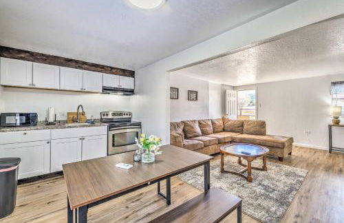 Bright 2-Story Condo 8 Mi to Grindstone Lake - Foto 1