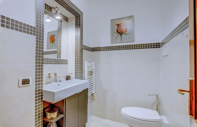 Colosseo Families and Groups 2BDR | Home and More - Photo 18