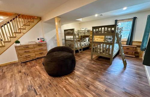 31R Brand new log home on quiet side street in Bethlehem, close to Main Street! 20 min to skiing - Foto 44