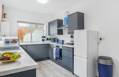 Contractor Luxury Home - Long Stays - 4 Bedrooms - Sleep 8 - Zip & Link Beds - Ultra Fast WiFi - Free Parking - Foto 3