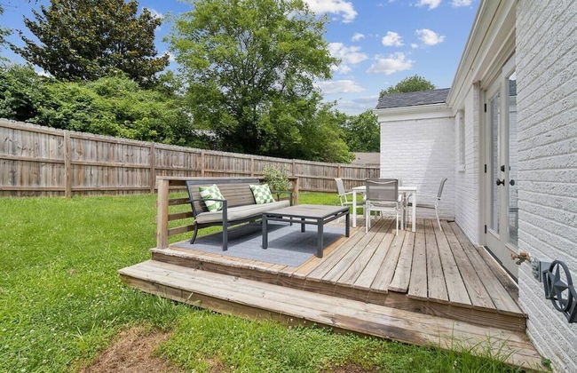 Chic Retreat Near Airport & Downtown Nashville by RedAwning - Photo 25