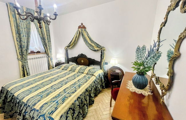 Pool, Jacuzzi and Events Room - Charming Villa in Umbria - Sleeps 24 - Lake View - Foto 13