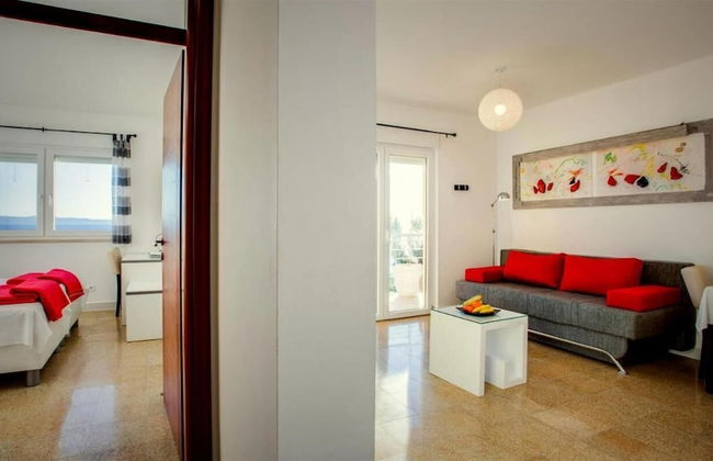 Beautiful Apartment for 3 Adults Next to the Beach - Foto 5