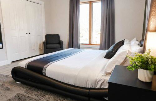 King Bedroom/Private Hot tub/Cozy Living Room - Foto 14