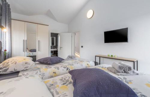 Moderne Villa mit Privatpool, Meerblick, Babybett, BBQ, klimatisierte Schlafzimmer - perfekt zum Biken - Photo 26