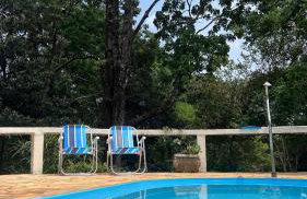 Refúgio em Macacos para até 12 hóspedes com piscina aquecida, 5 suítes e riacho - Foto 39