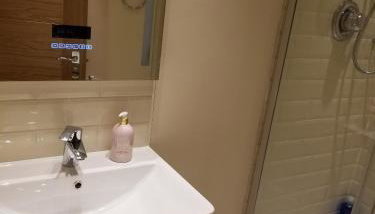 London Luxury Apartment 4 Bedroom Sleeps 12 people with 4 Bathrooms 1 Min walk from Station - Foto 5