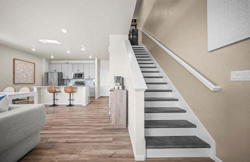 10 min to DIA, Walk to the Gaylord! - Foto 9