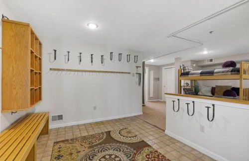 New host! Exceptional Sunday River Ski In Ski Out Condo - Foto 25