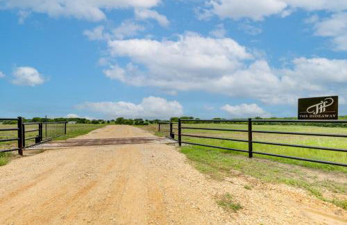Sip, Fish and Relax Fireside Serene Schulenburg Gem - Foto 38