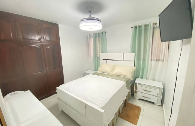 9DR 3-bedroom Apartment Near Monumental Area - Photo 3