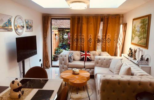 London Central 4 bed House with Garden - Photo 33