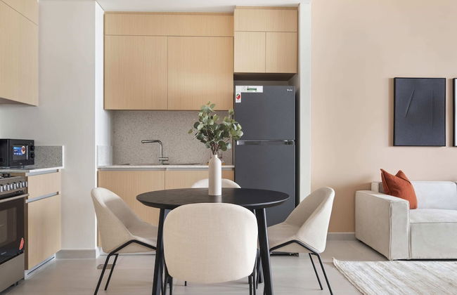 Silkhaus Summer Towers Creek Harbour - Photo 13