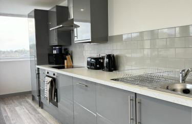 Two Bedroom Flat by Brookland Stays Serviced Accommodation Short Lets Leeds with Free WiFi - Foto 7