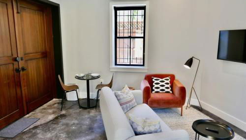 The Chic Carriage house in Shaw Sleeps 2 - Foto 3