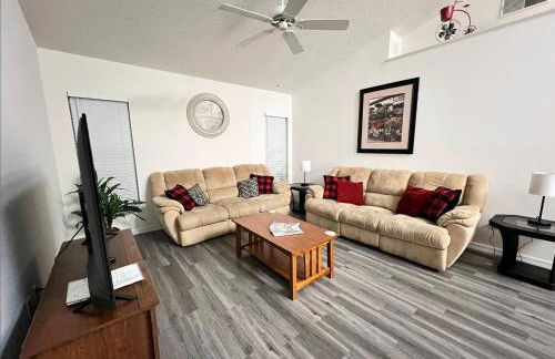 270 - Gracious 3 Bedroom Home Near Disney with Pool - Foto 7