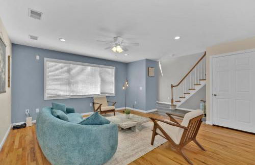 The Seabreeze Haven- Luxury 3BR Coastal Retreat - Near Beach & Free Parking - Foto 7