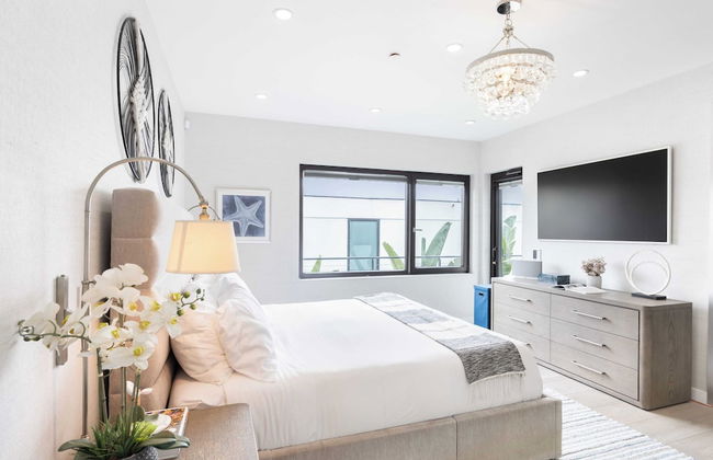 Steps to Beach+shops, Oceanview, Hot Tub+firepit Moonlight Modern by Avantstay - Foto 18