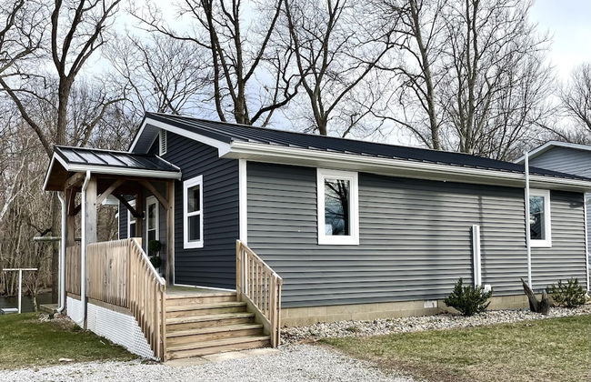 Relaxing Riverside 10 Minutes to Shipshewana - Photo 20